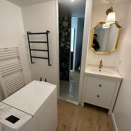 L'appart Ideal Famille, Terrasse, Piscine, Apartment Villeneuve-Loubet