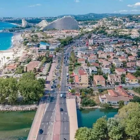 L'appart Ideal Famille, Terrasse, Piscine, Apartment Villeneuve-Loubet