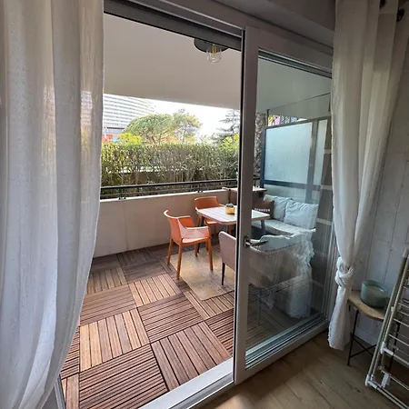 L'appart Ideal Famille, Terrasse, Piscine, شقة